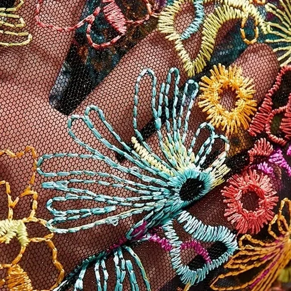 Floral Embroidered Lingerie Set NIP - Picture 4 of 9